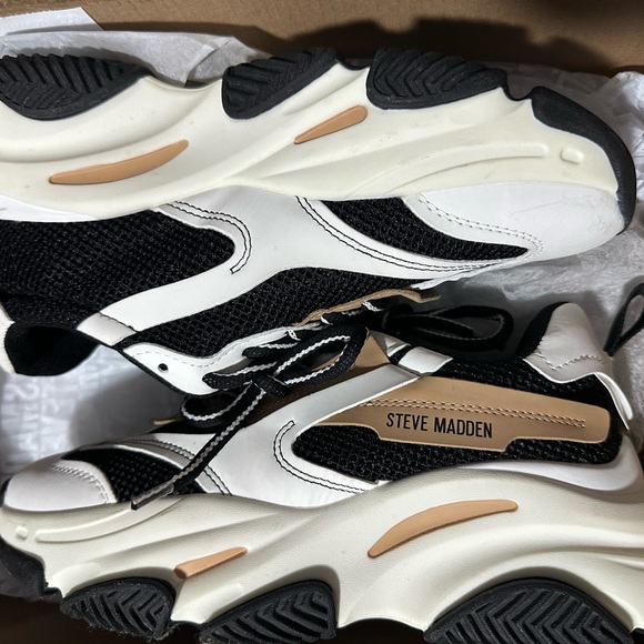 Steve Madden Black and Cream Athletic Shoes - Picture 2 of 8